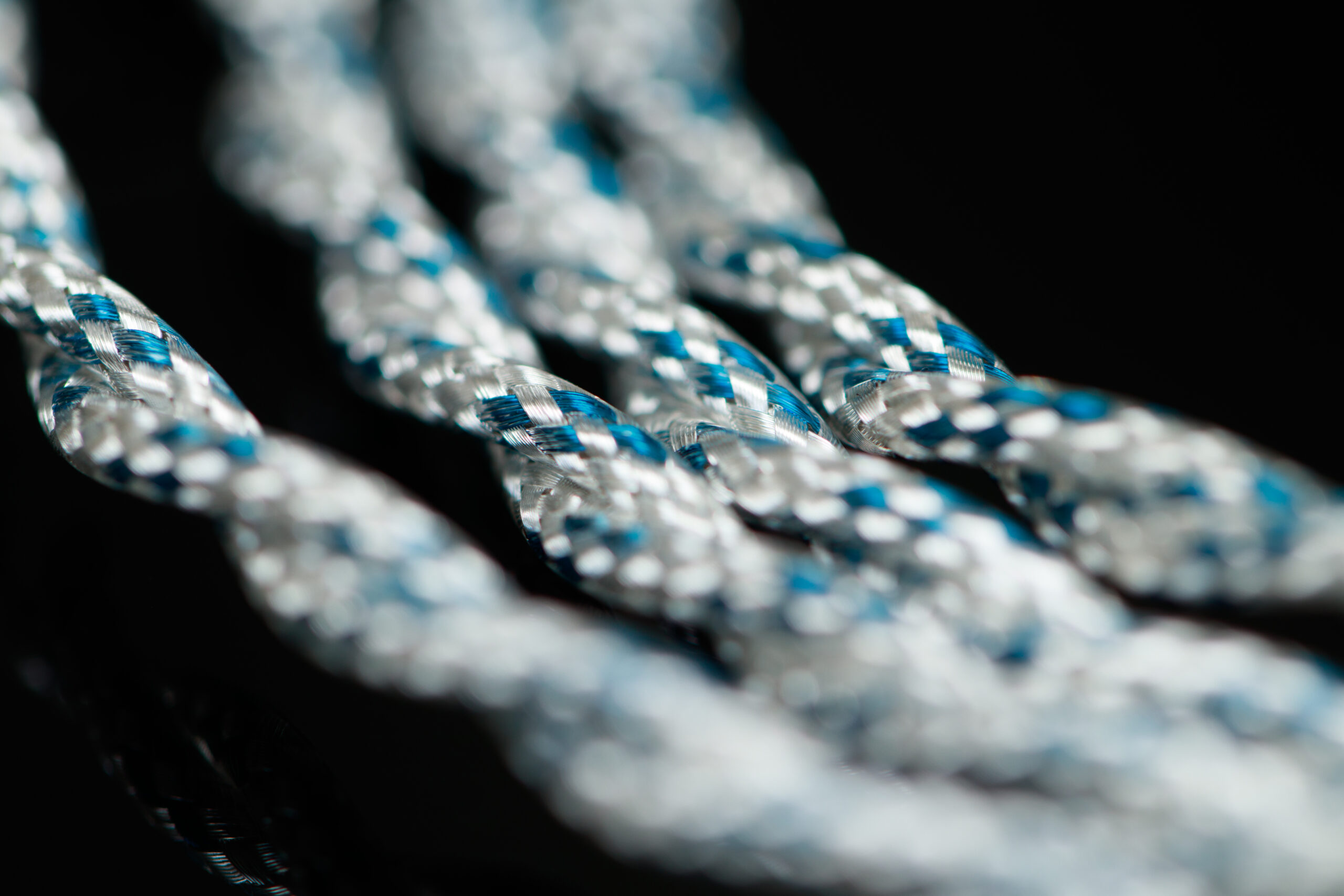 Close-up of Absolute Zero S coaxial shielded SPC cable braid - สายอัพเกรดหูฟัง upgrade cable